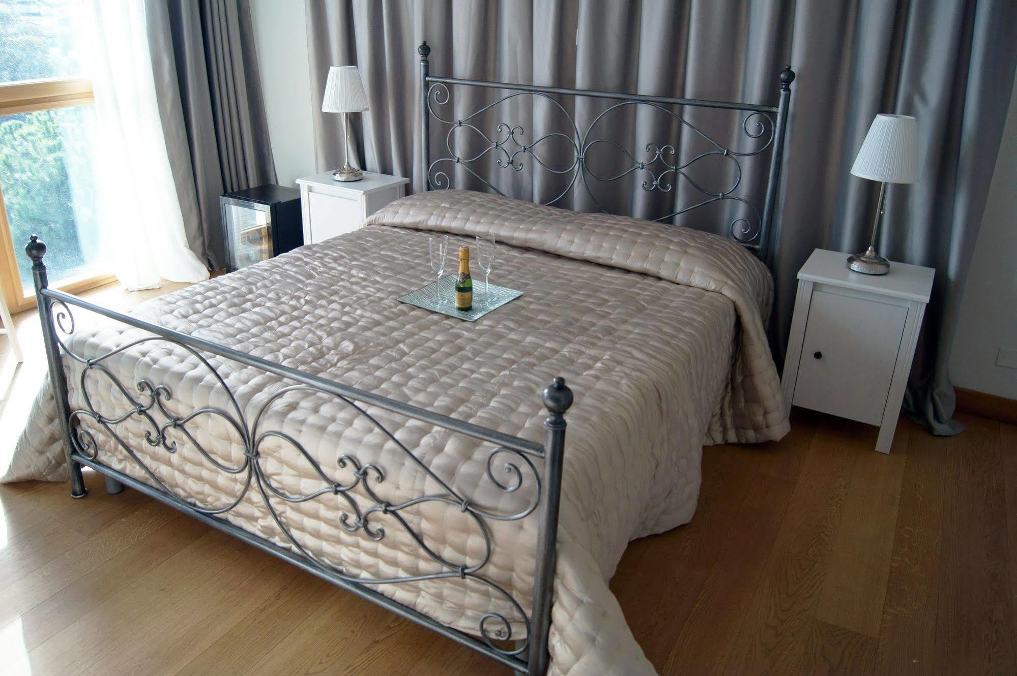 カターニア Baia Di Ognina Bed & Breakfast エクステリア 写真