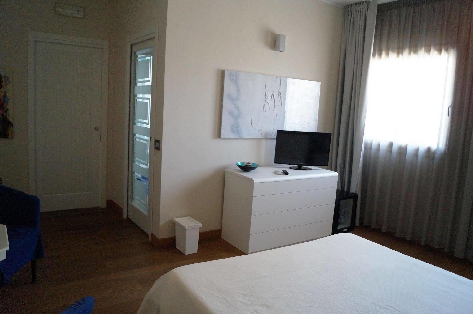 カターニア Baia Di Ognina Bed & Breakfast エクステリア 写真