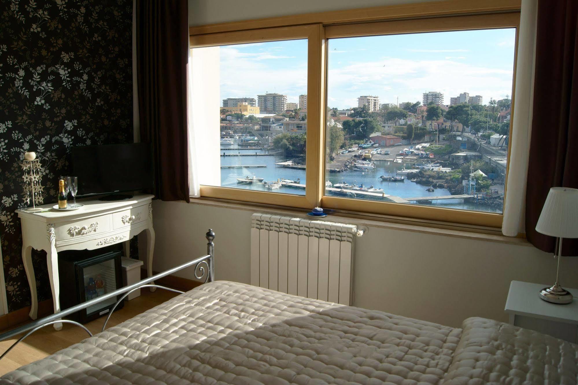 カターニア Baia Di Ognina Bed & Breakfast エクステリア 写真